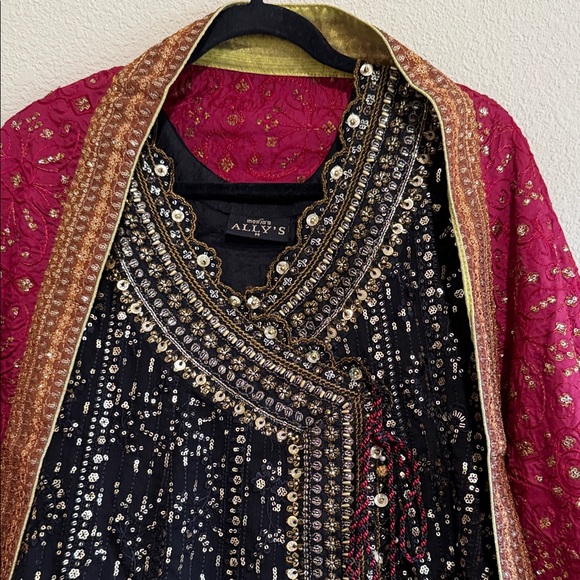 Three Piece Angrakha Style Long Pakistani Dress. New - Picture 5 of 12